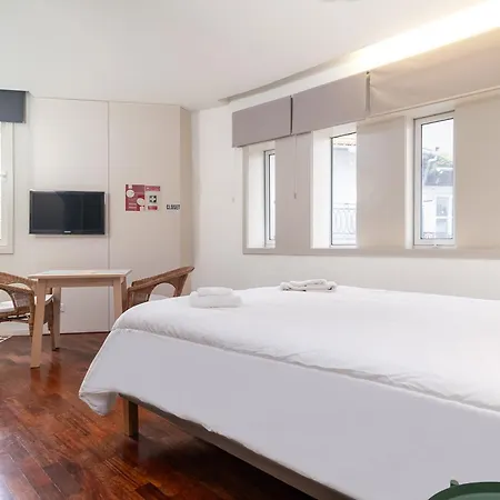 Riverside Rooftop * Porto